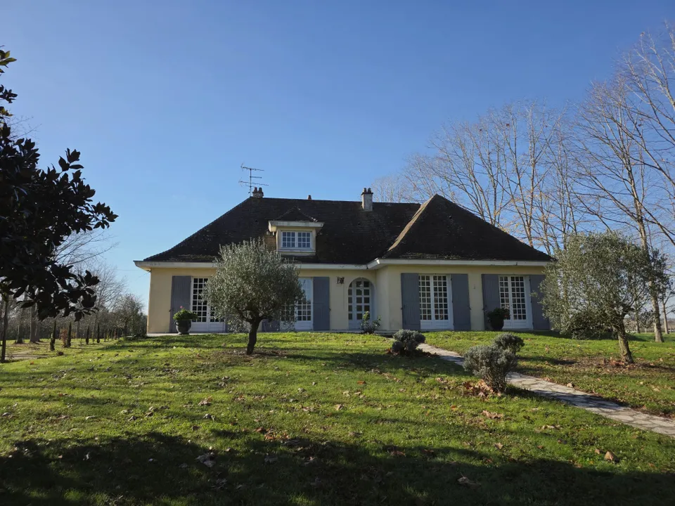 Villa i Auriac-sur-Dropt, Lot-et-Garonne - bilde 1