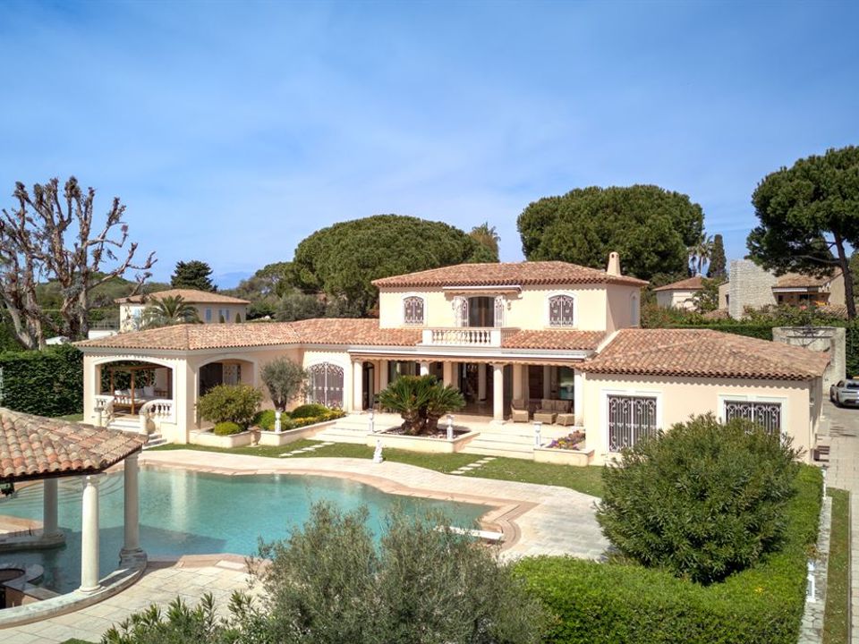 Villa i Antibes, Alpes-Maritimes - foto 1