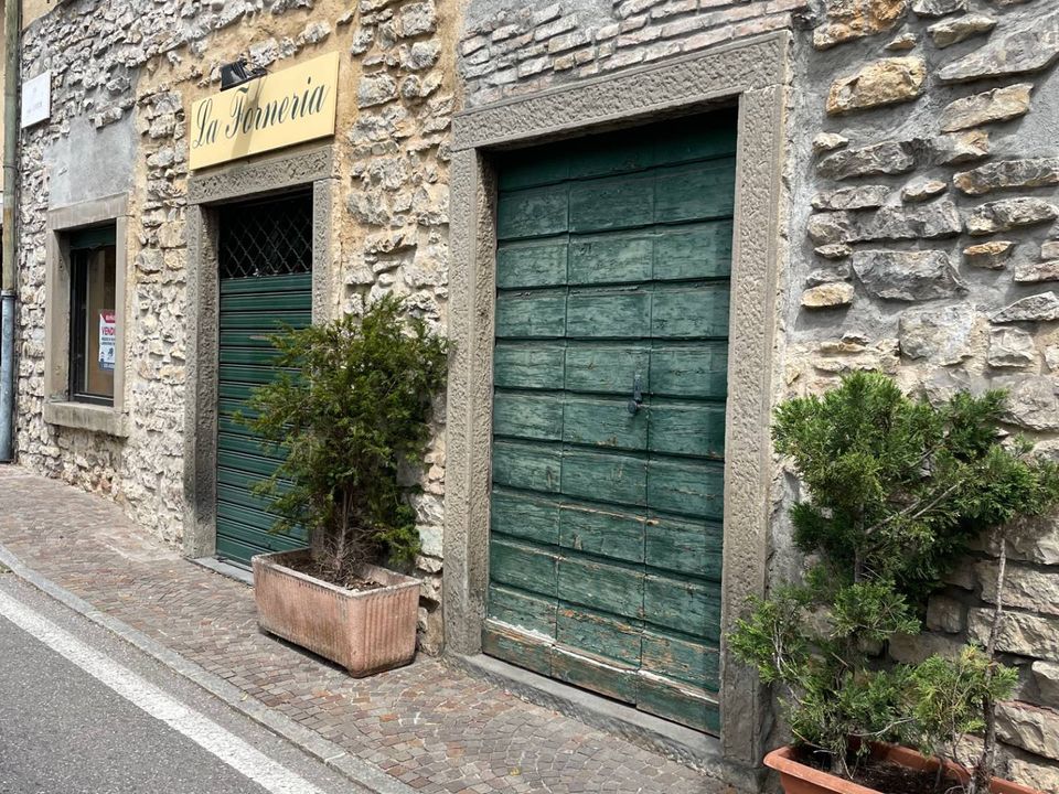 Erhvervsejendom i Almenno San Salvatore, Bergamo - foto 1