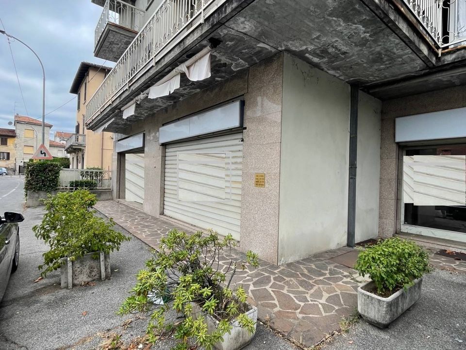Erhvervsejendom i Ponteranica, Bergamo - foto 1