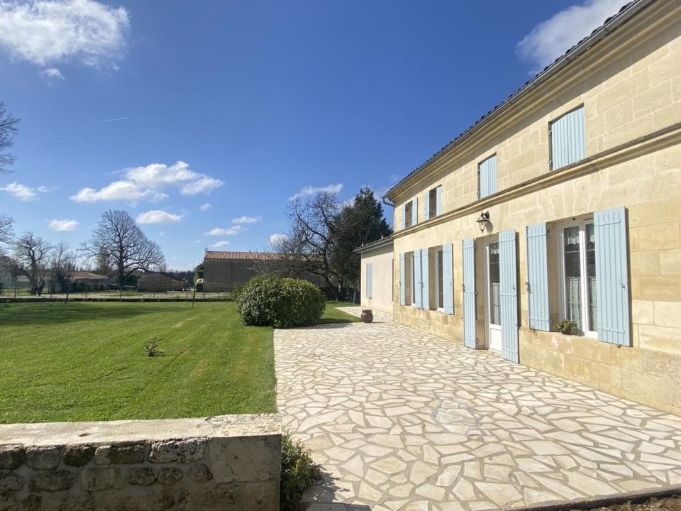 Landejendom i Champagnolles, Charente-Maritime - foto 1