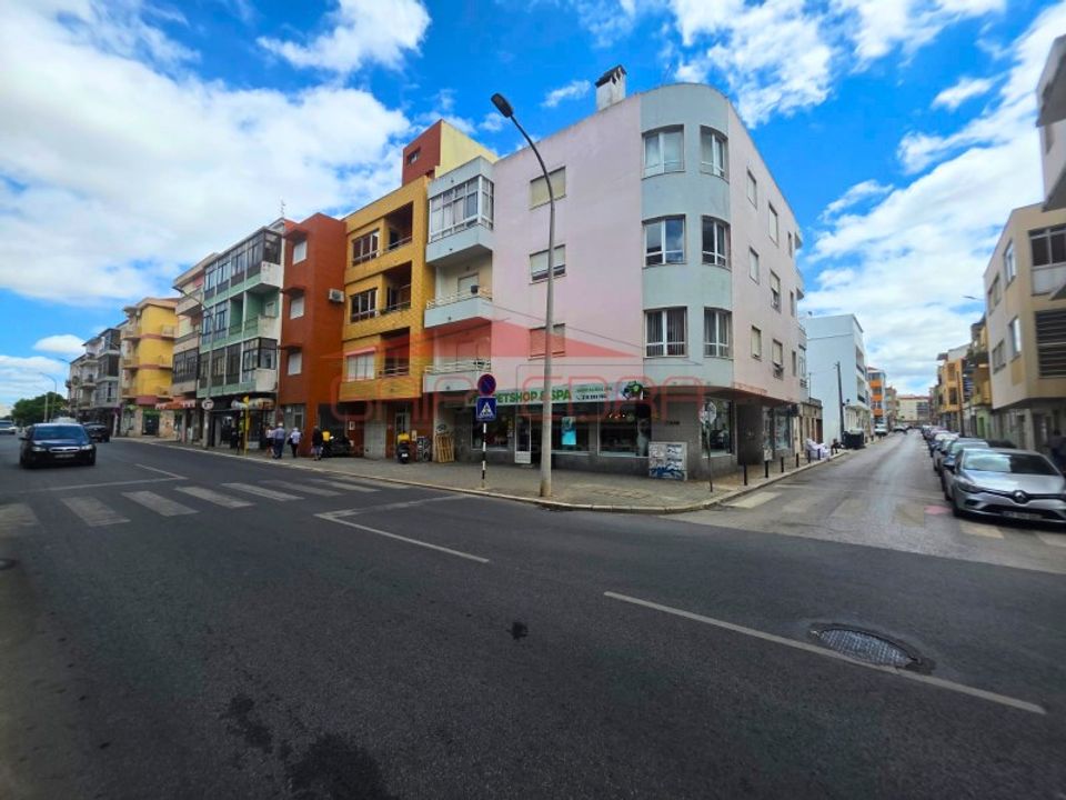 Erhvervsejendom i Barreiro, Setubal - foto 1