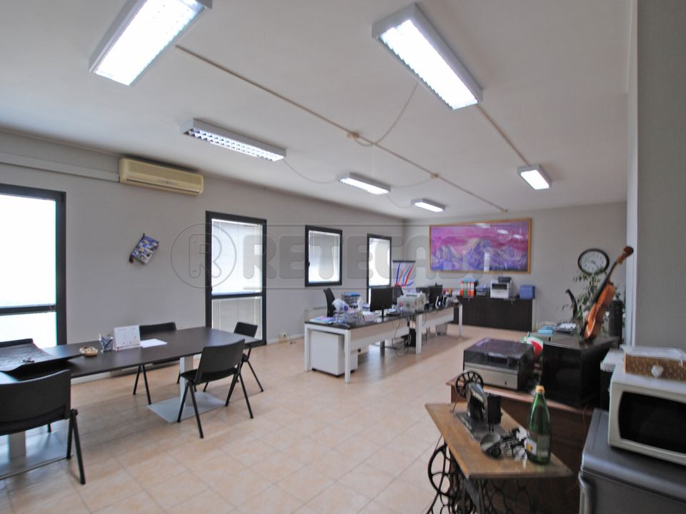 Erhvervsejendom i Cornedo Vicentino, Vicenza - foto 2