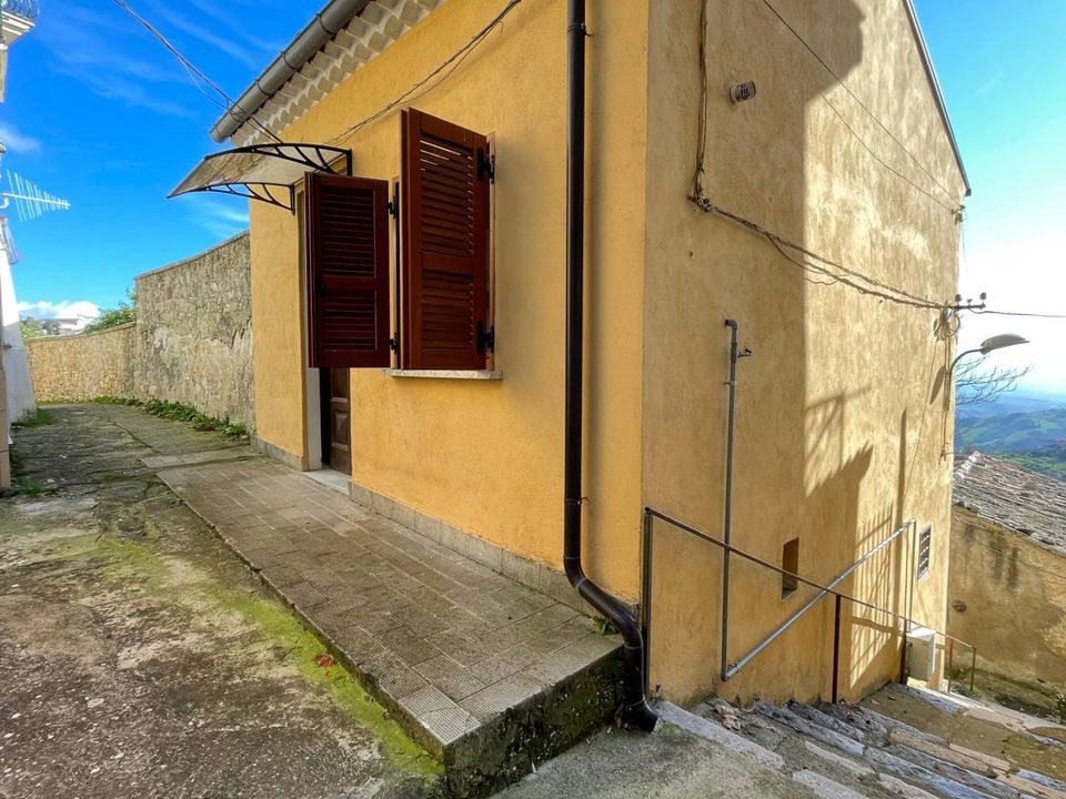 Villa i Ariano Irpino, Avellino - foto 1