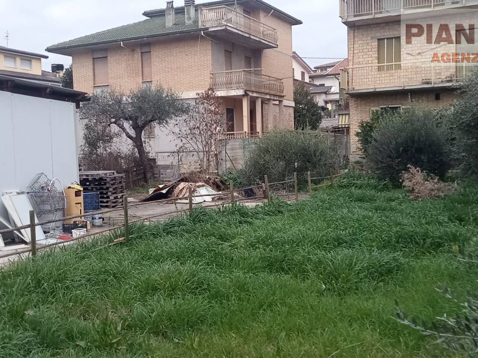 Helårsgrund i Spinetoli, Ascoli Piceno - foto 1