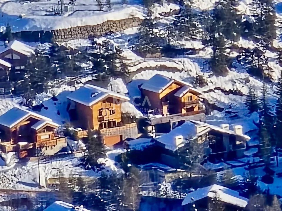 Træhytte i Saint-Étienne-de-Tinée, Alpes-Maritimes - foto 3