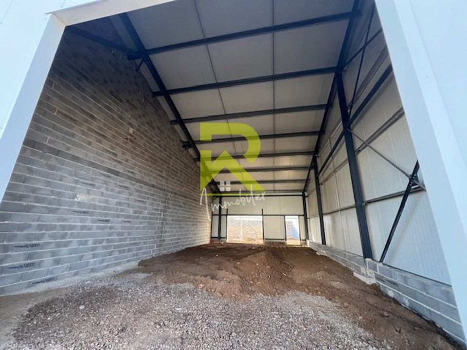 L'establiment comercial a Saint-Thibéry, Herault - foto 3