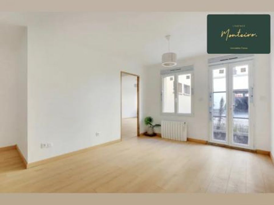 Villa i Saint-Denis, Seine-Saint-Denis - foto 1