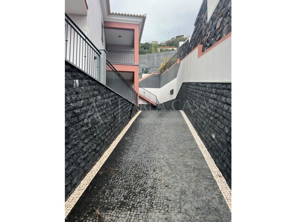 Byhus i Camara de Lobos, Madeira - foto 2