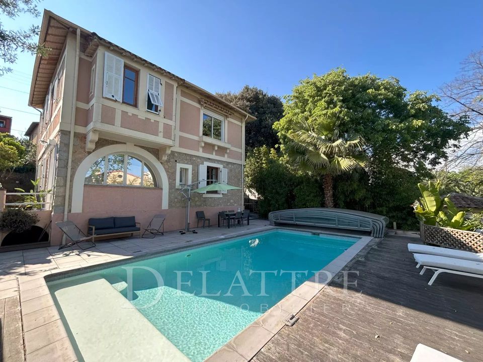 Villa i Antibes, Alpes-Maritimes - foto 1