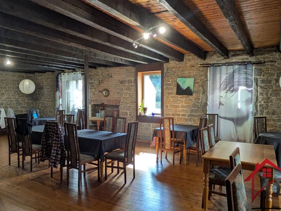 Erhvervsejendom i Lons-le-Saunier, Jura - foto 2