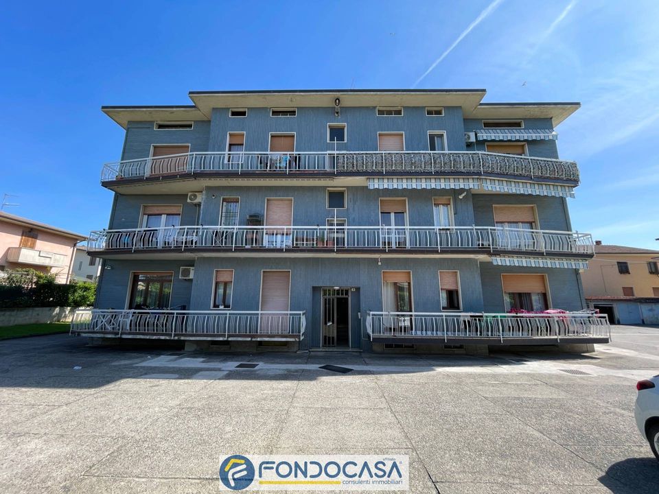 Erhvervsejendom i Cazzago San Martino, Brescia - foto 1