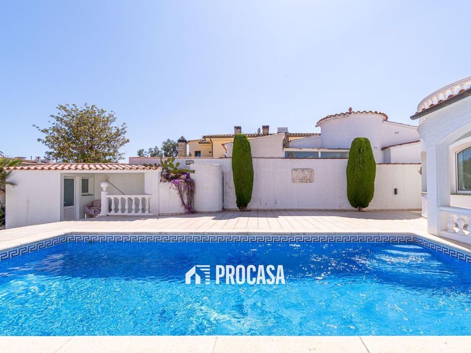 Villa i Empuriabrava, Gerona - foto 1