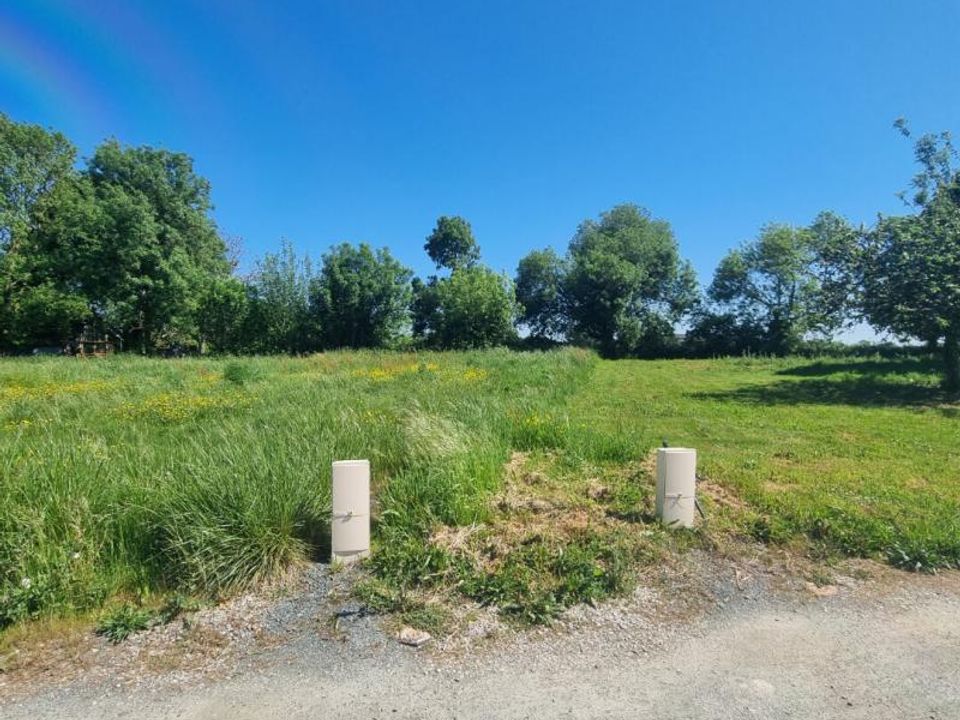 Helårsgrund i La Jonchere, Vendee - foto 2
