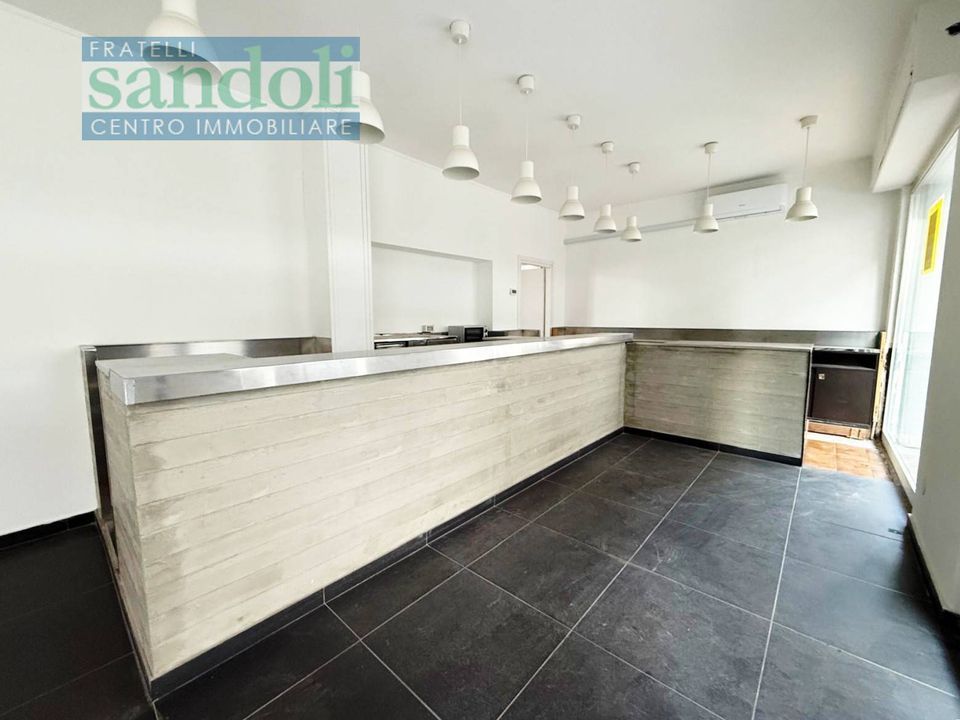 Commercial property in Vercelli, Vercelli - photo 1