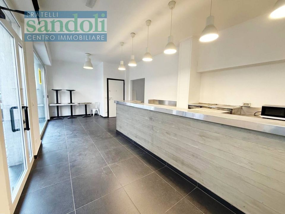 Commercial property in Vercelli, Vercelli - photo 2