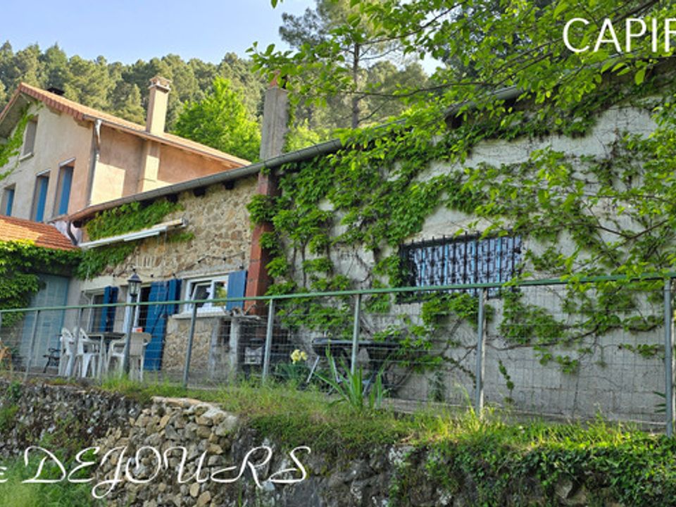 Villa a Saint-Sauveur-de-Montagut, Ardeche - foto 1