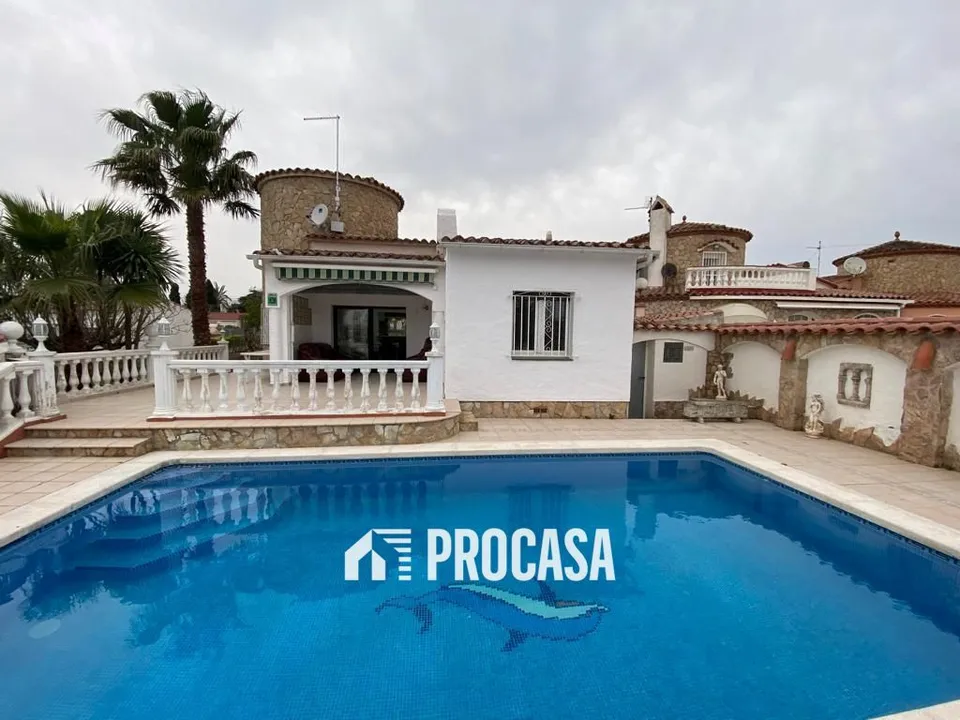 Villa i Empuriabrava, Gerona - foto 1