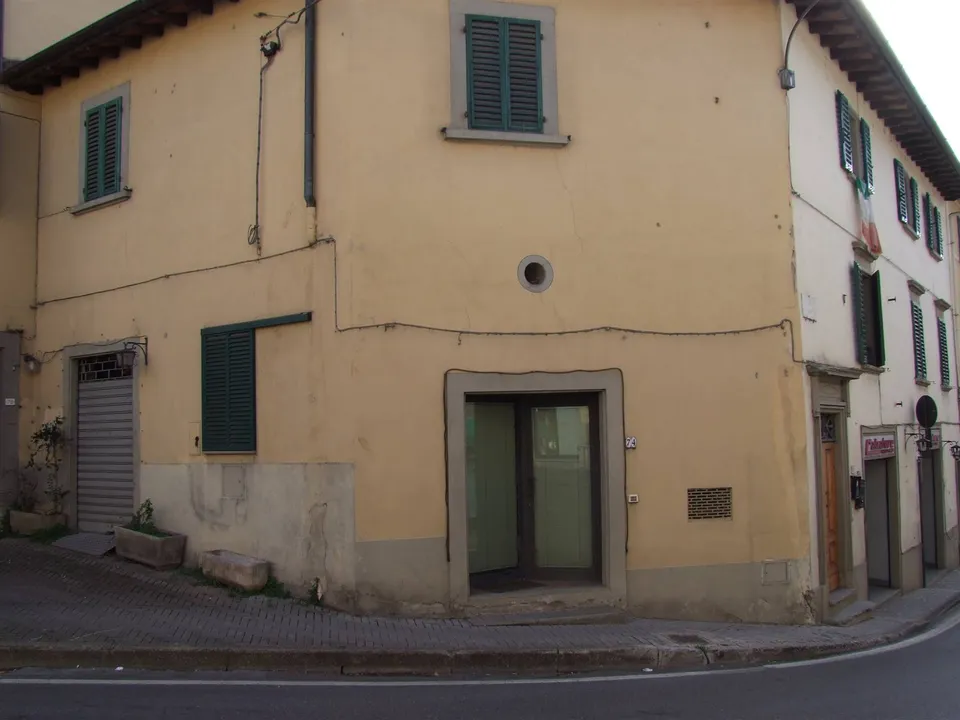 Erhvervsejendom i Rufina, Florence - foto 1