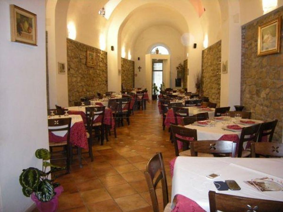 Erhvervsejendom i Caltanissetta, Caltanissetta - foto 1
