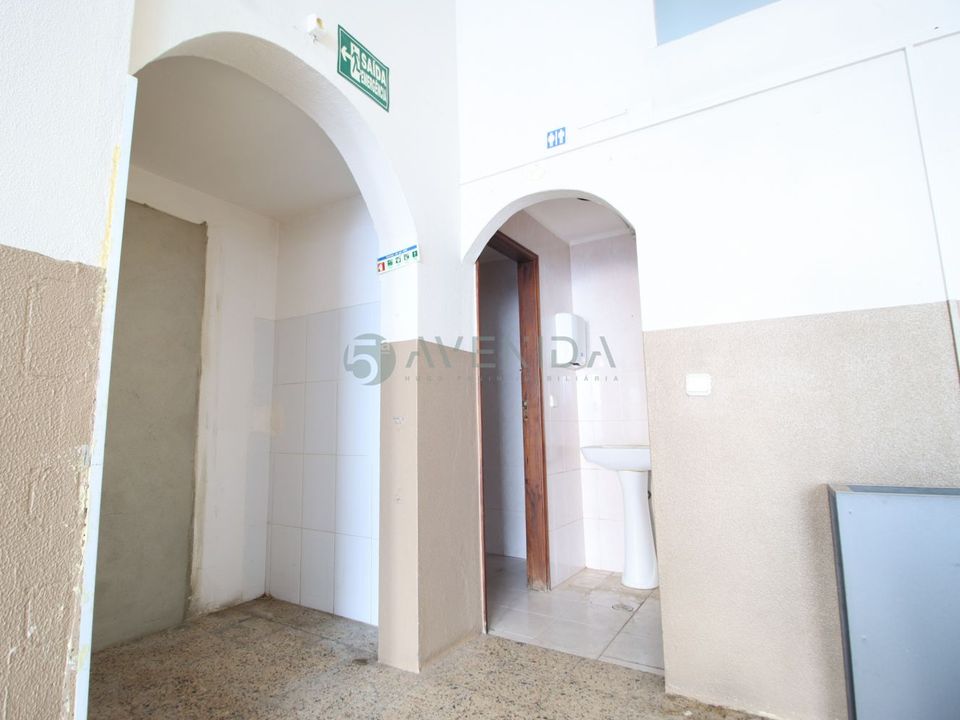 Erhvervsejendom i Barreiro, Setubal - foto 5