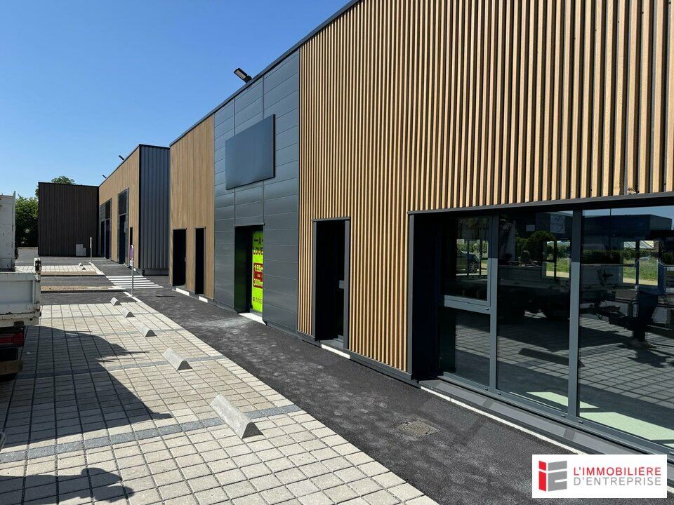 Erhvervsejendom i La Bouëxière, Ille-et-Vilaine - foto 1