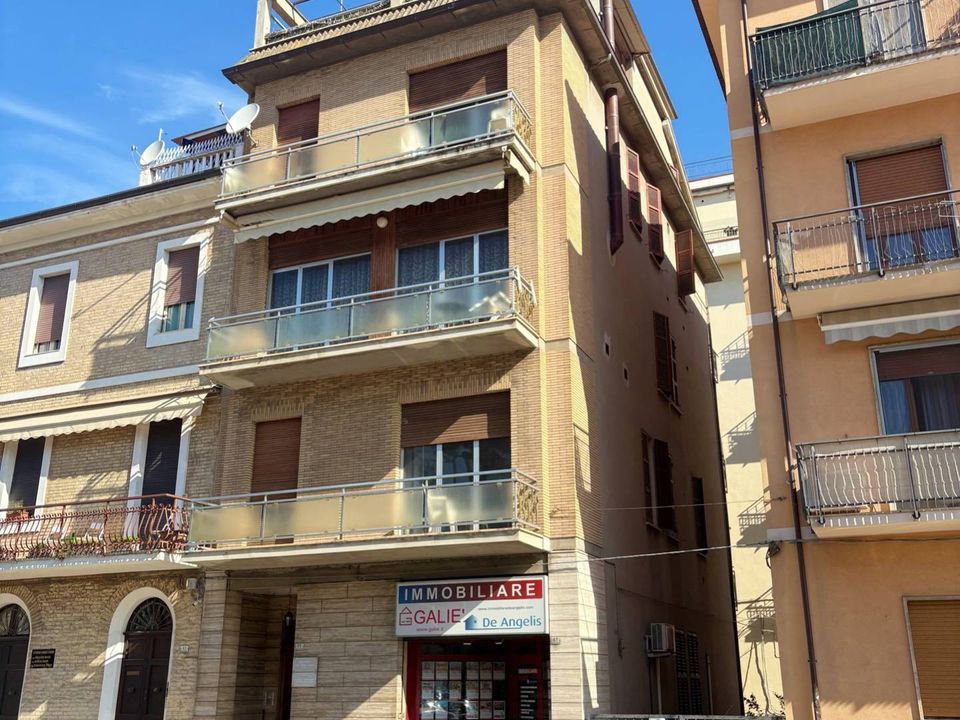 Propiedad comercial en San Benedetto Del Tronto, Ascoli Piceno - foto 2