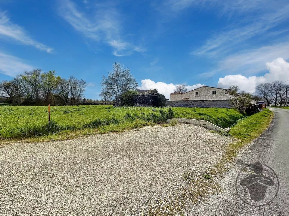 Helårsgrund i Saint-Médard-de-Guizières, Gironde - foto 1