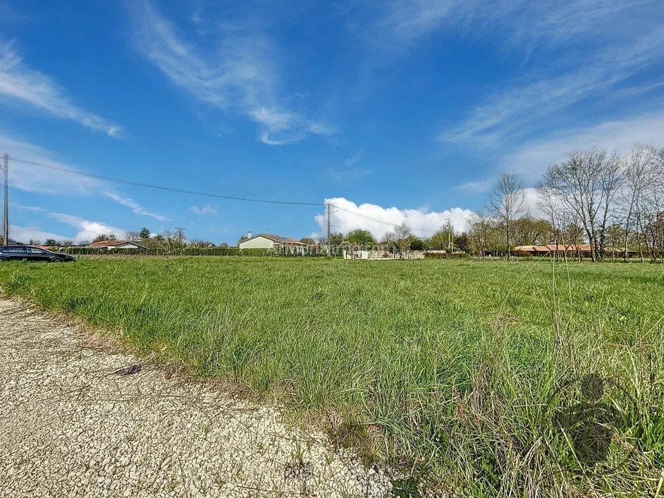 Helårsgrund i Saint-Médard-de-Guizières, Gironde - foto 1