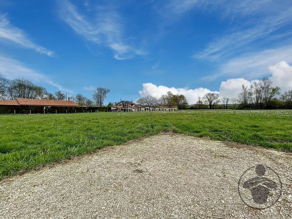 Helårsgrund i Saint-Médard-de-Guizières, Gironde - foto 1