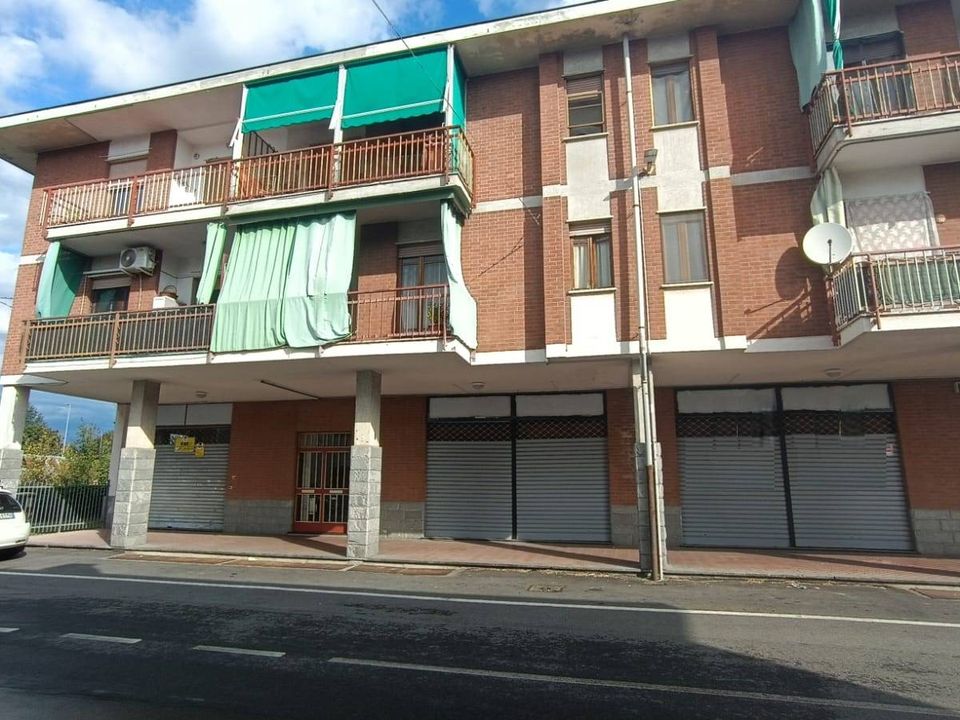 Erhvervsejendom i Borgaro Torinese, Turin - foto 1