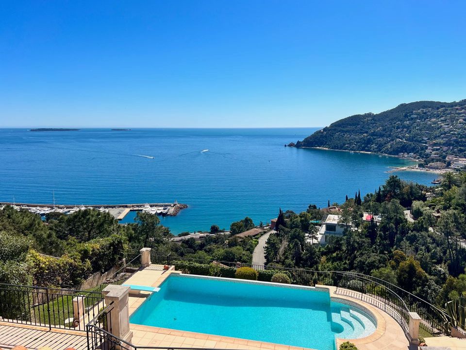 Villa a Theoule-sur-Mer, Alpes-Maritimes - foto 1