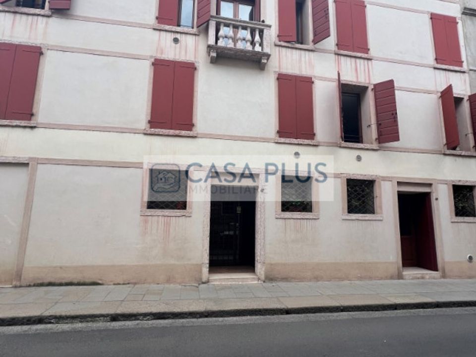 Erhvervsejendom i Bassano del Grappa, Vicenza - foto 2