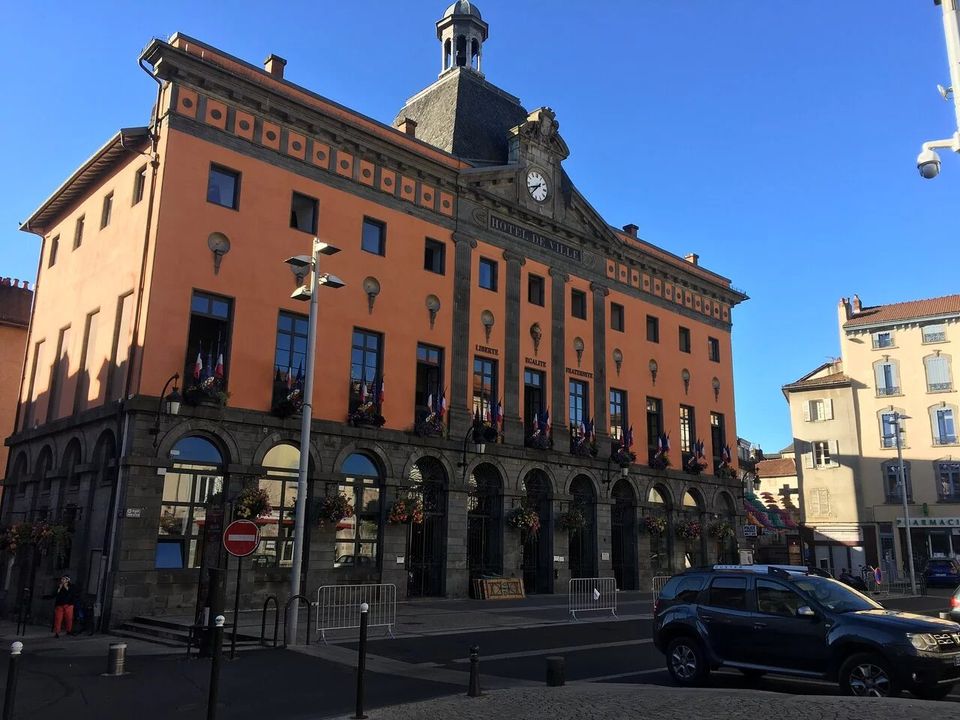 Erhvervsejendom i Aurillac, Cantal - foto 3