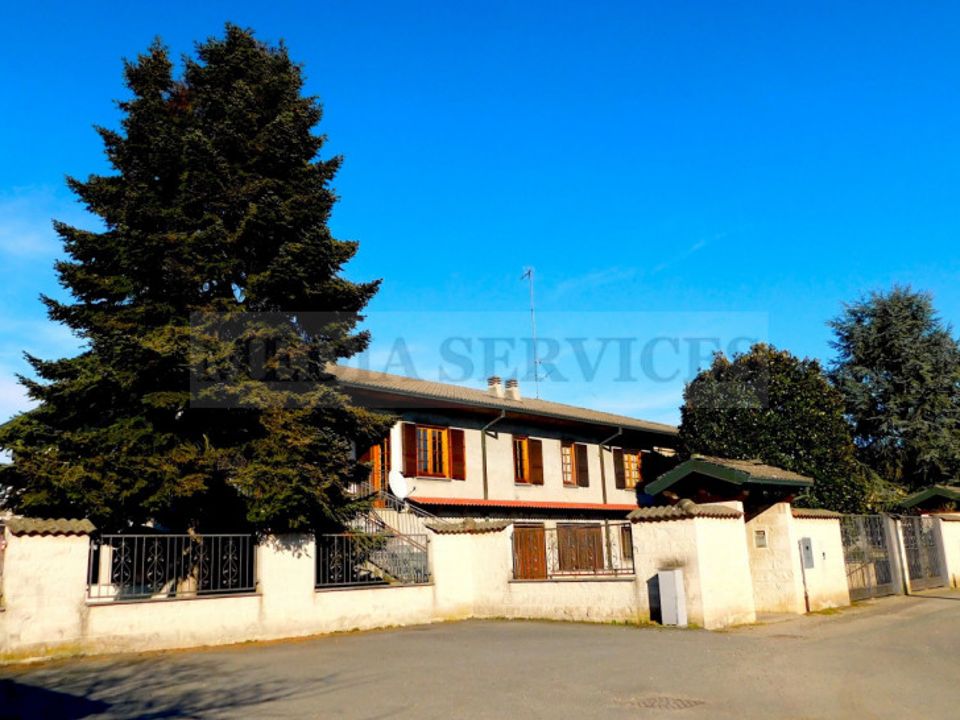 Villa in Sannazzaro de Burgondi, Pavia - foto 1