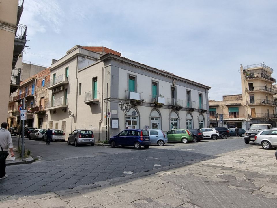 Erhvervsejendom i Barcellona Pozzo di Gotto, Messina - foto 1