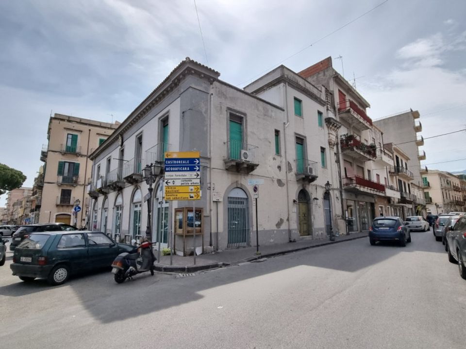 Erhvervsejendom i Barcellona Pozzo di Gotto, Messina - foto 3
