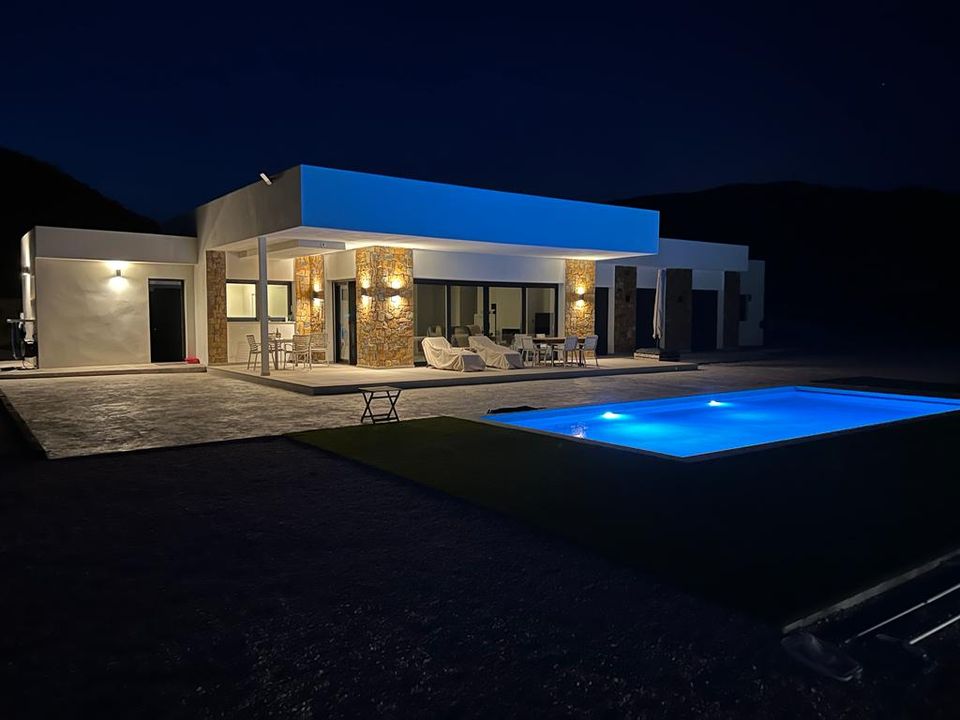 Villa en Aspe, Alicante - foto 1