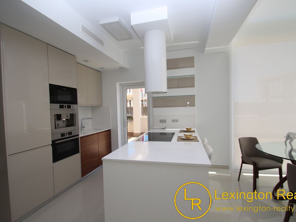 Villa in Los Montesinos, Alicante - photo 3
