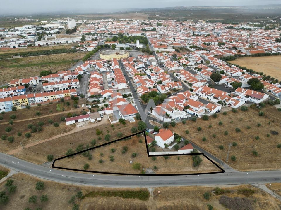 Helårsgrund i Reguengos de Monsaraz, Evora - foto 1
