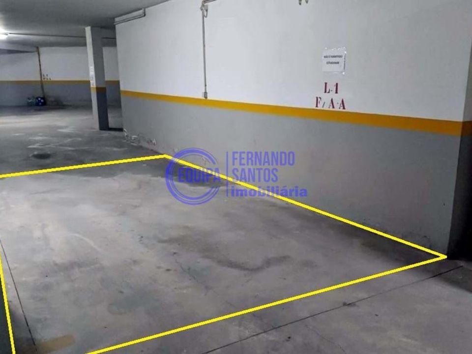 Garage i Armacao de Pera, Faro - foto 1