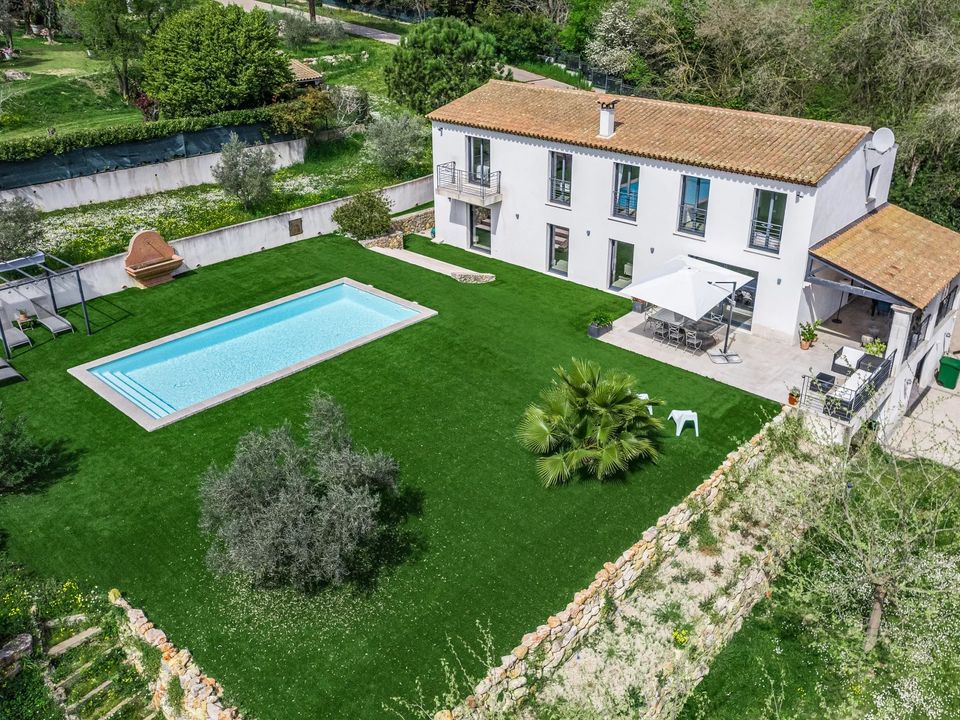 Villa i Chateauneuf-Grasse, Alpes-Maritimes - foto 1