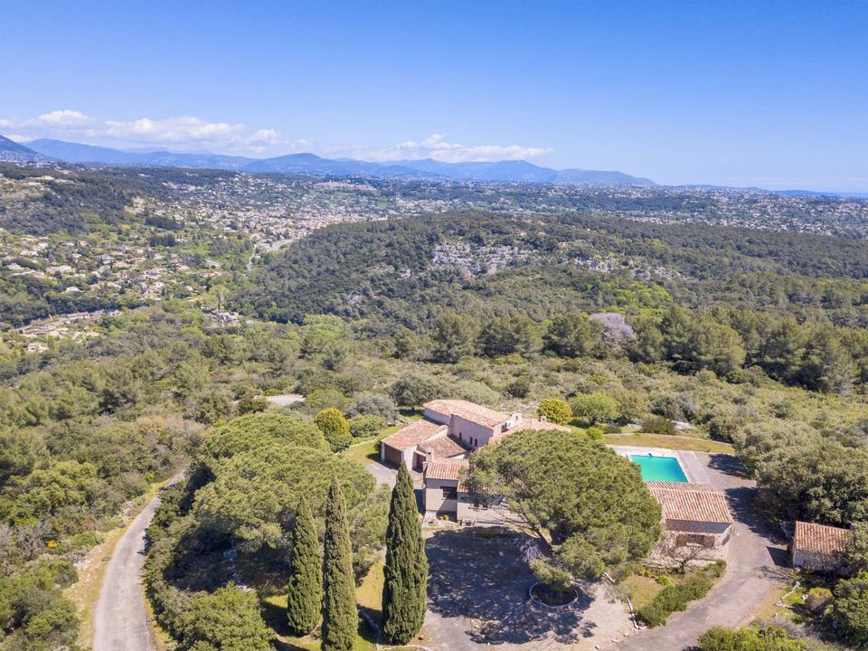 Villa i Roquefort-les-Pins, Alpes-Maritimes - bilde 2