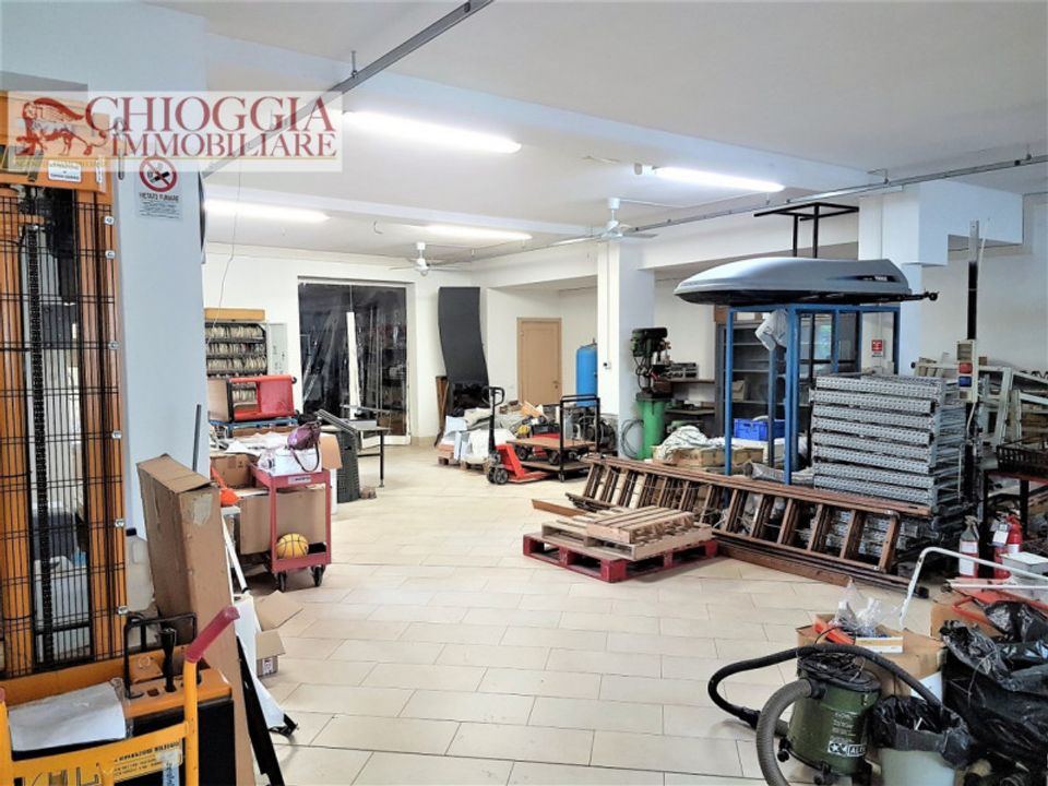 Erhvervsejendom i Cavarzere, Venice - foto 2