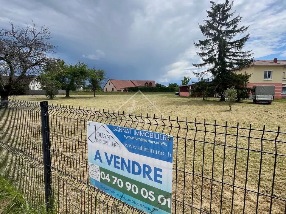 Helårsgrund i Vendat, Allier - foto 2