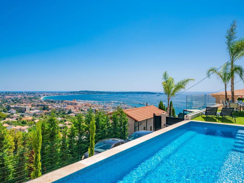 Villa i Vallauris, Alpes-Maritimes - foto 1
