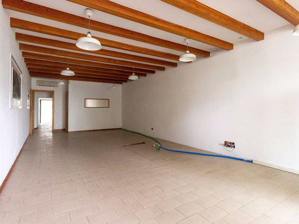 Erhvervsejendom i Aviano-Castello, Pordenone - foto 1