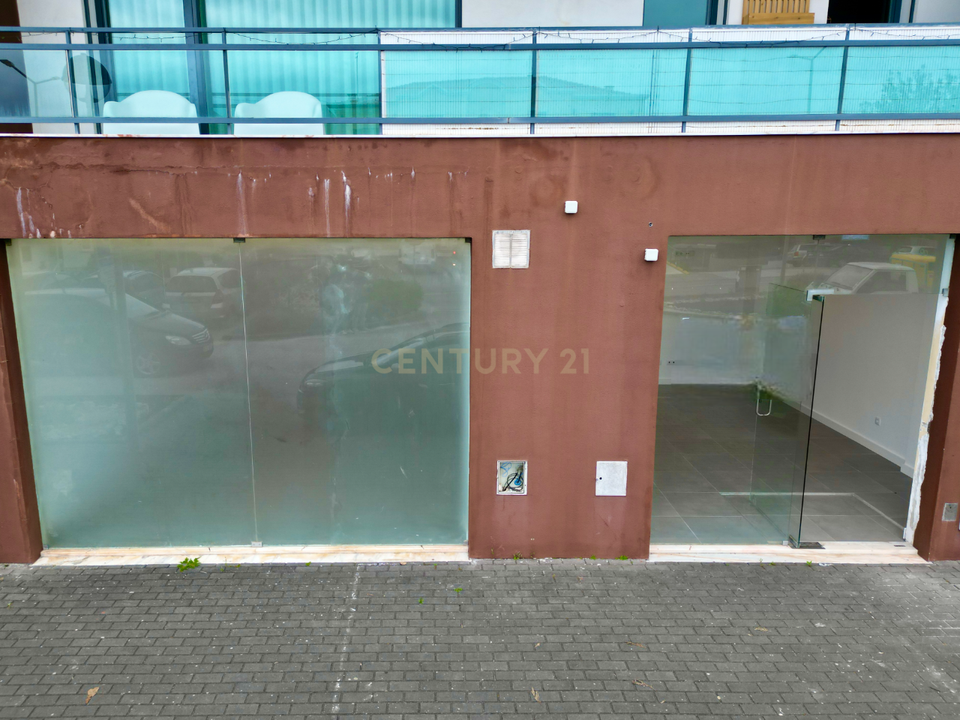 L'establiment comercial a Sao Pedro da Cadeira, Lisbon - foto 2