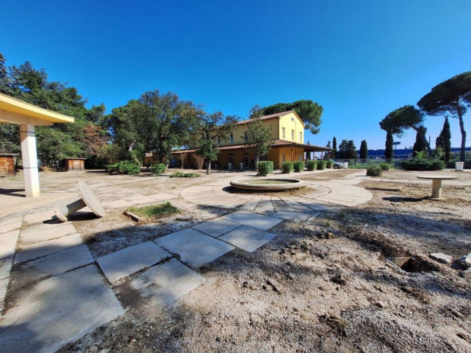 Commercieel vastgoed in Camerano, Ancona - foto 1