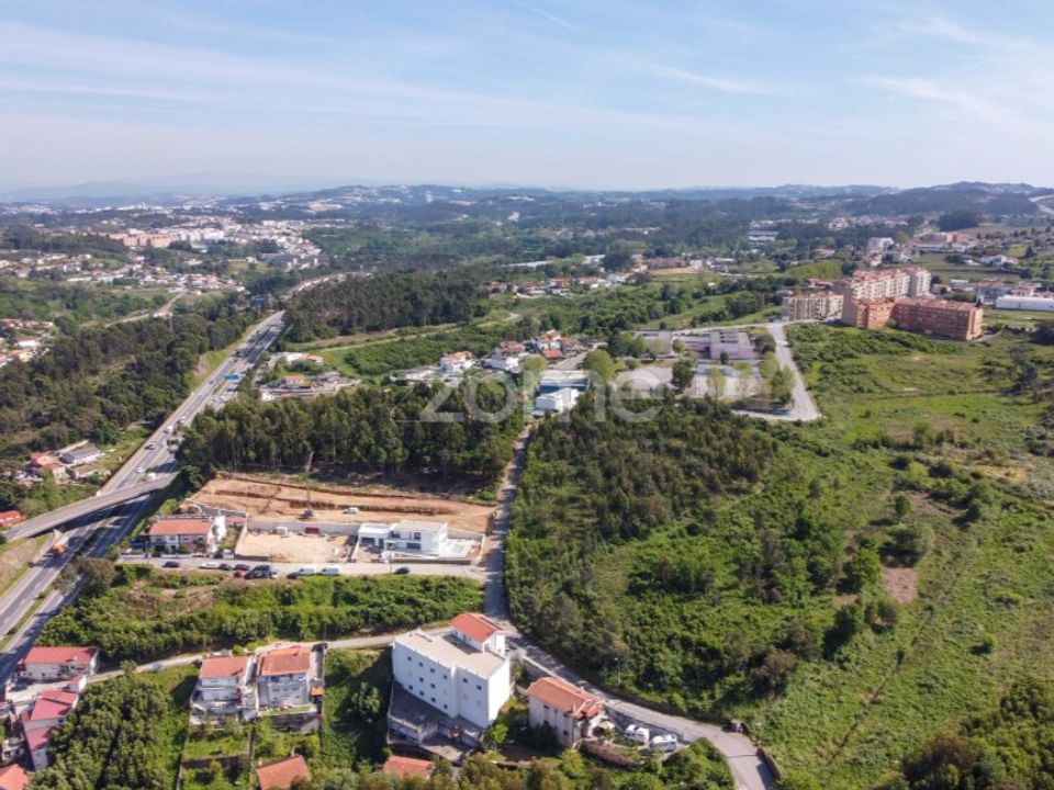 Helårsgrund i Oliveira do Douro, Porto - foto 2